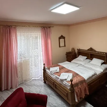 Aparthotel Kristaly *