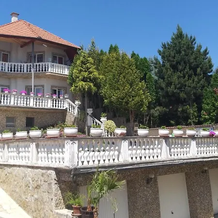 Kristaly Aparthotel
