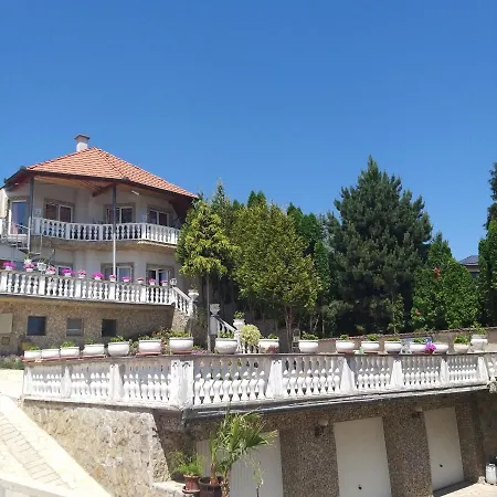 Kristályapartman Appart hôtel *