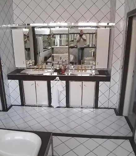 アパートホテル Kristaly ヘーヴィーズ