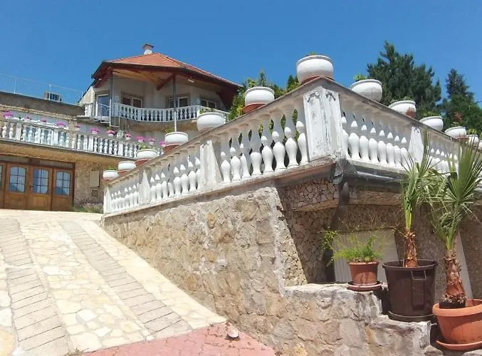 Kristály Apart-hotel 3*